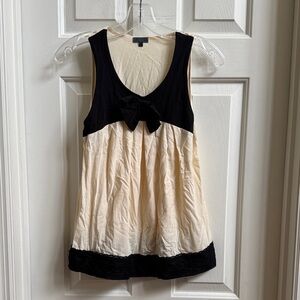 Chic Women's Black and Cream Tank Top